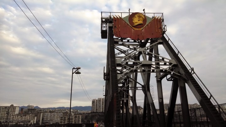 四川·宜宾·这是6月20日在宜宾岷江铁路桥上拍的