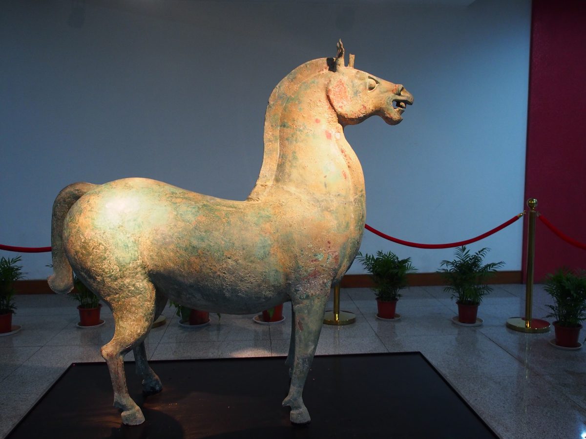三国青铜马