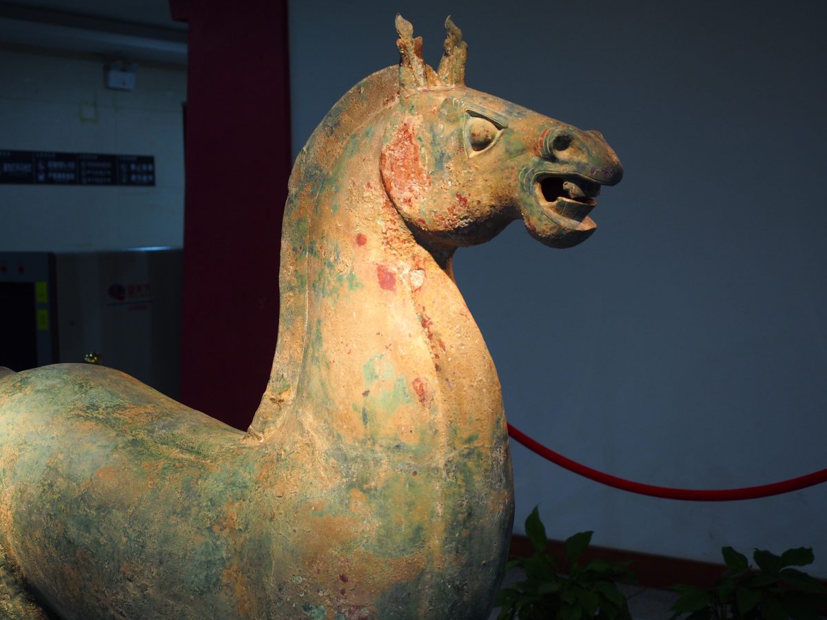 三国时期青铜马