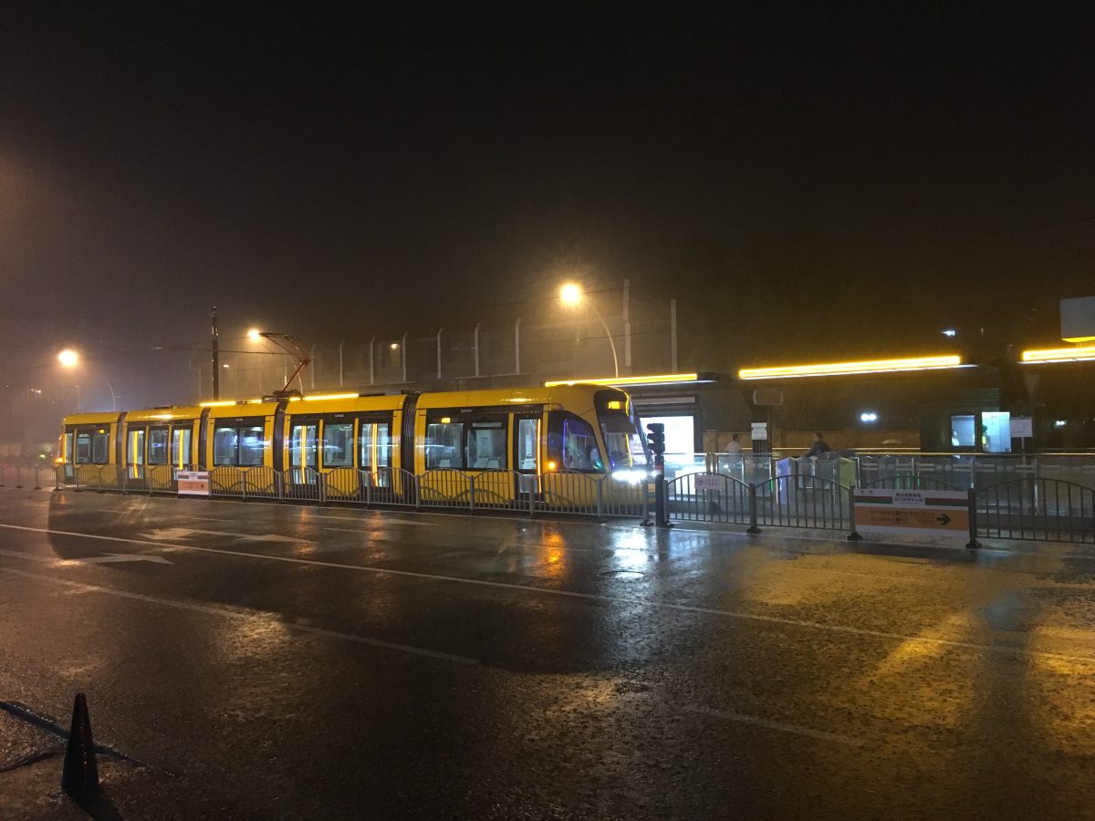 上海·公交车·松江有轨电车